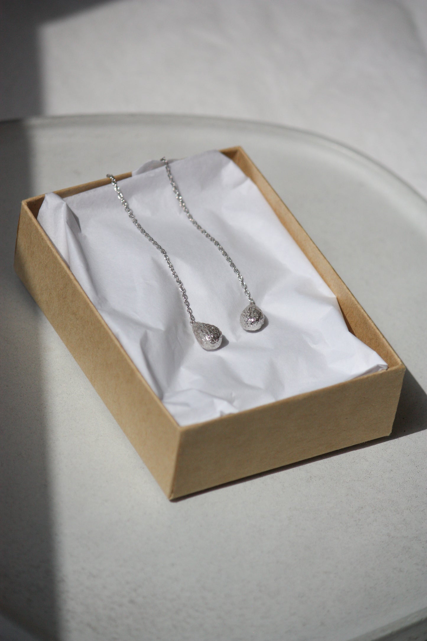 Dates Texture Drop Threader Earrings - Silver