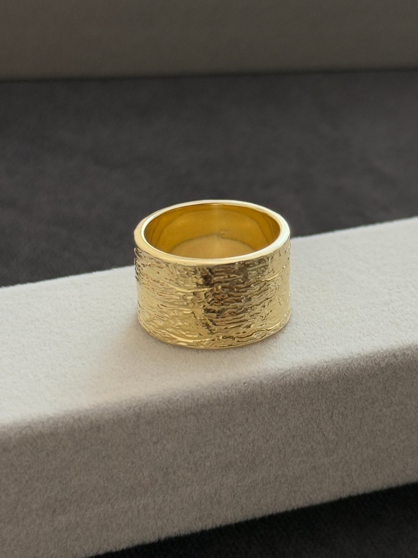 Dates Texture Ring - Gold