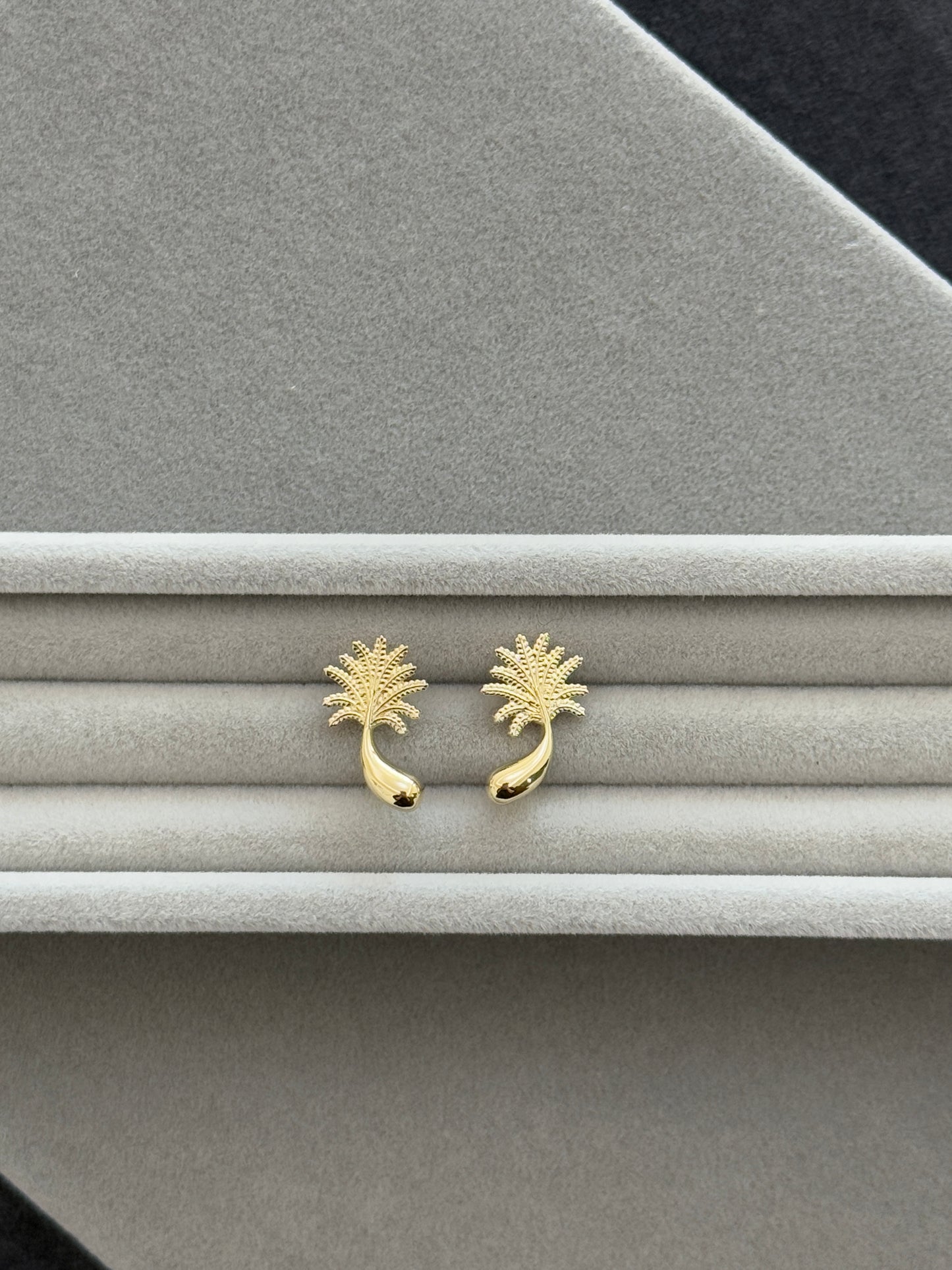 Little Palm Tree Studs - Gold