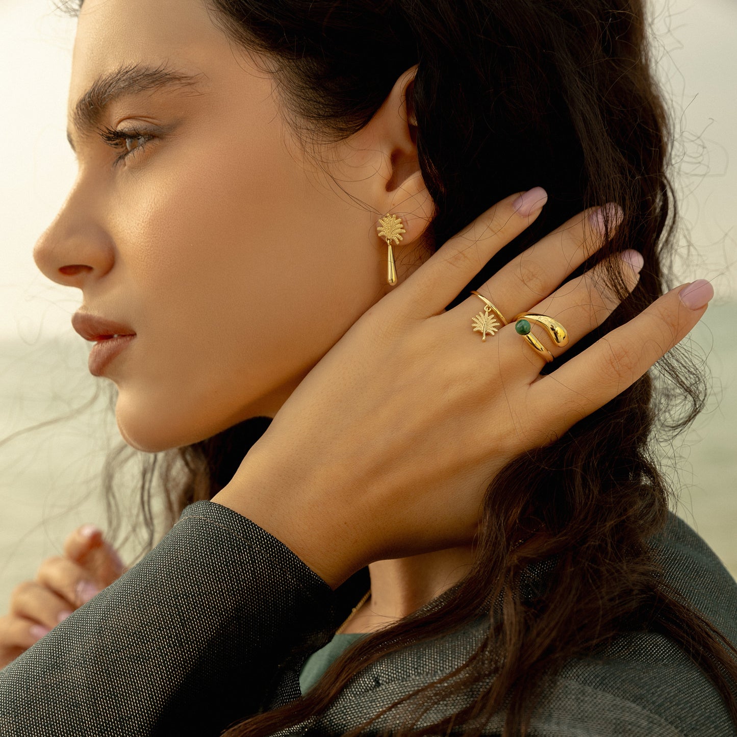 Little Dangle Palm Tree Ring - Gold