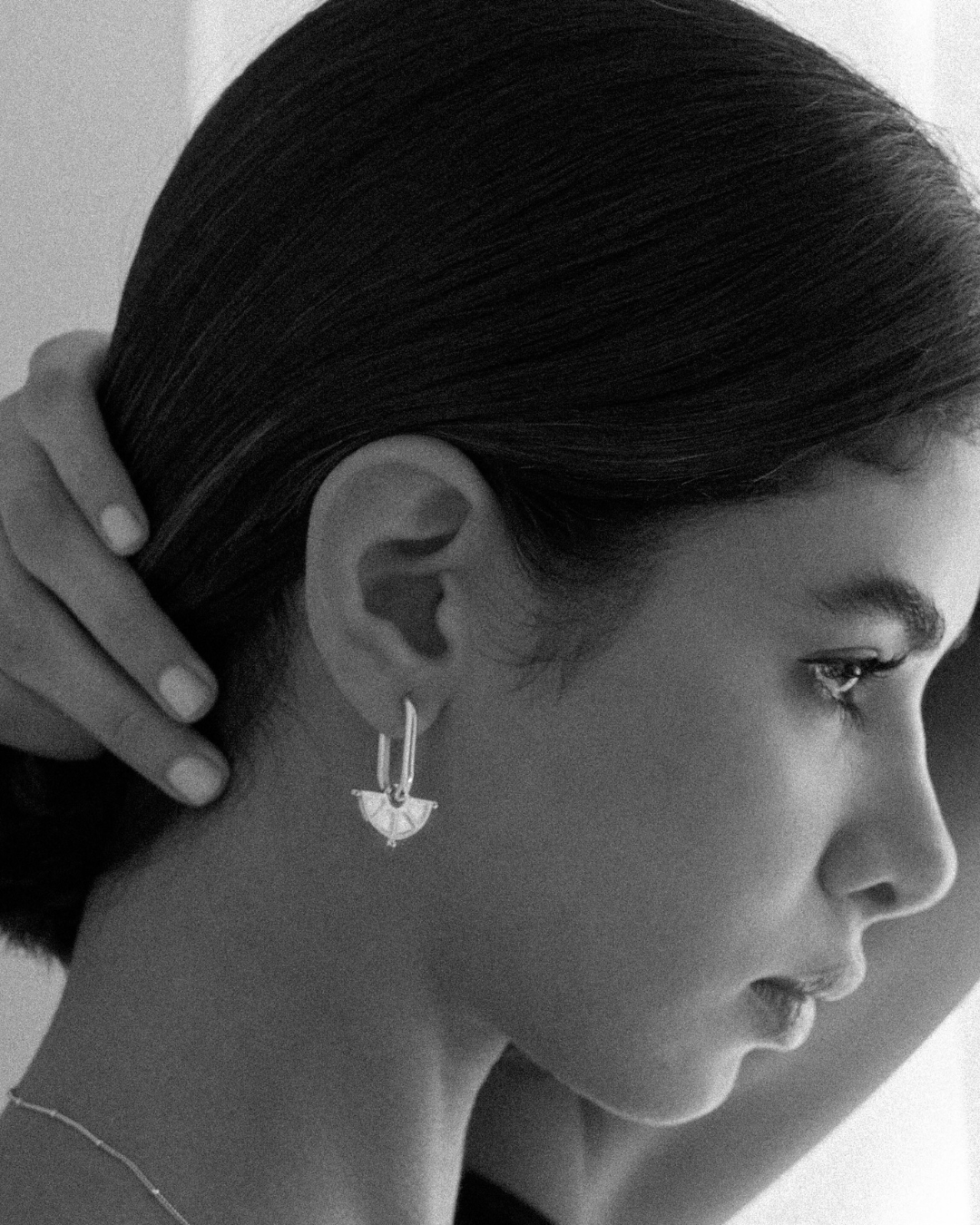 THE ENTRANCE EARRINGS IN SILVER