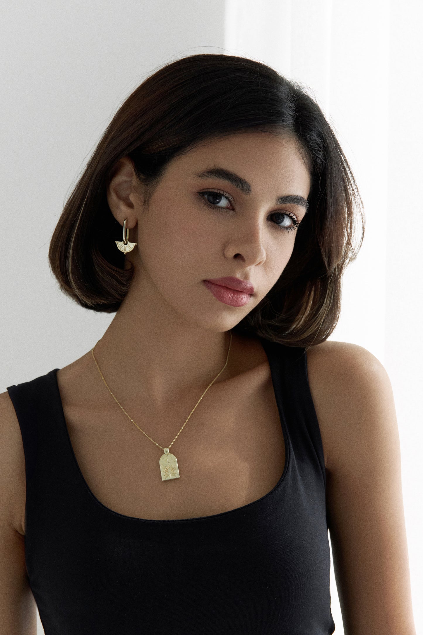 ARCH NECKLACE IN GOLD VERMEIL