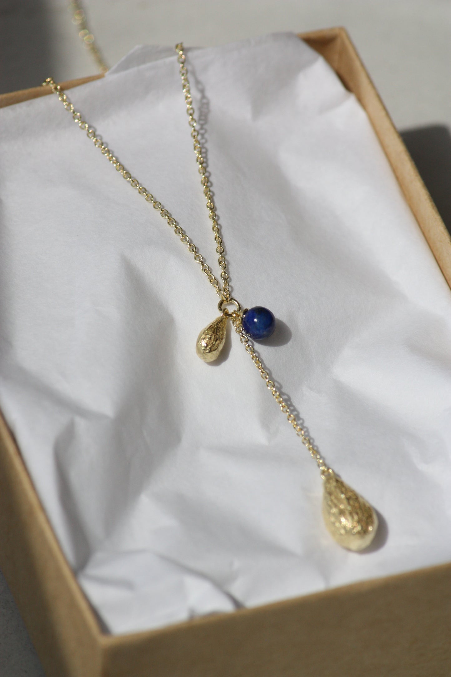 Dates Texture Drops Lariat Necklace with Lapis Lazuli