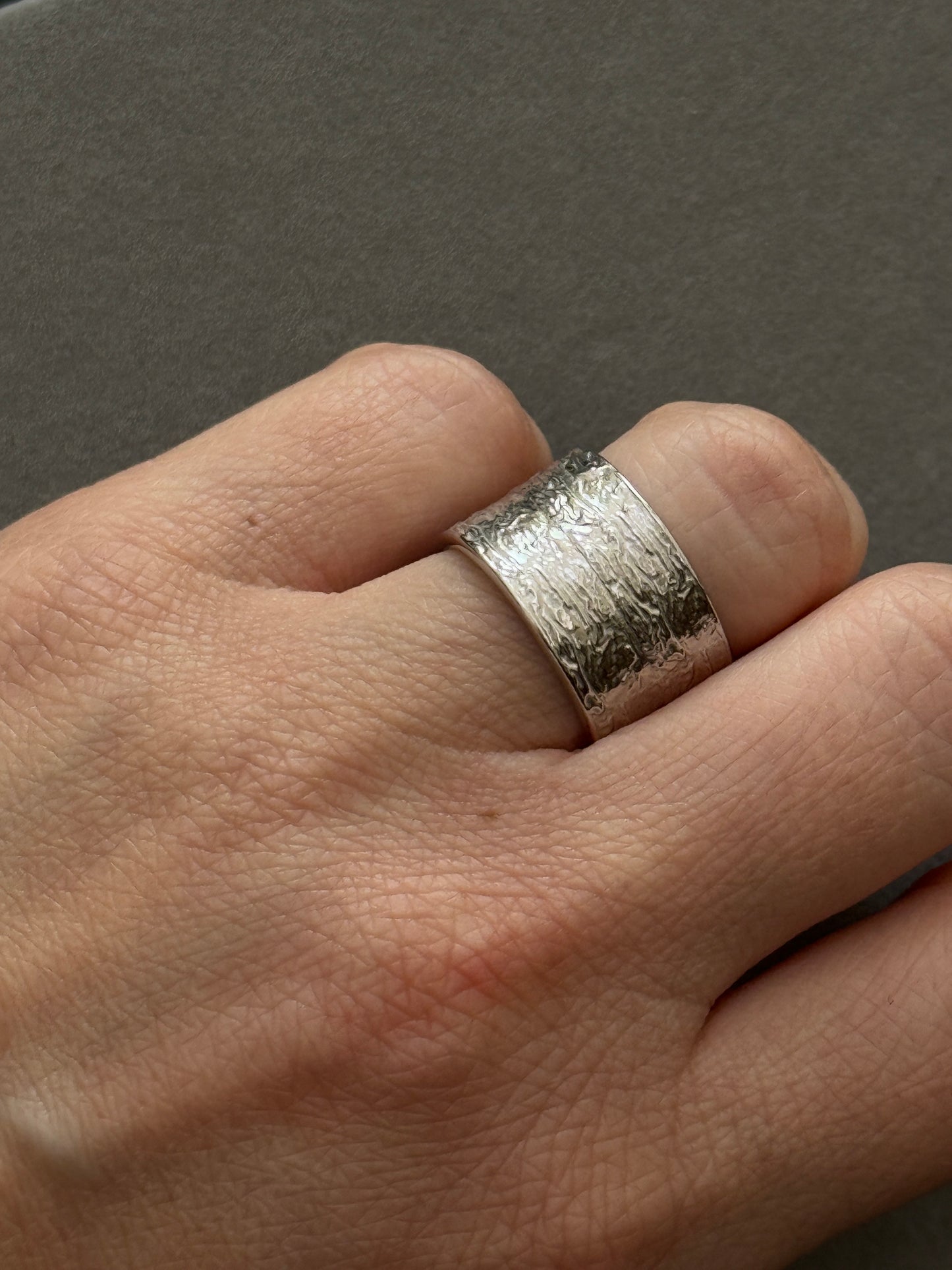 Dates Texture Ring - Silver
