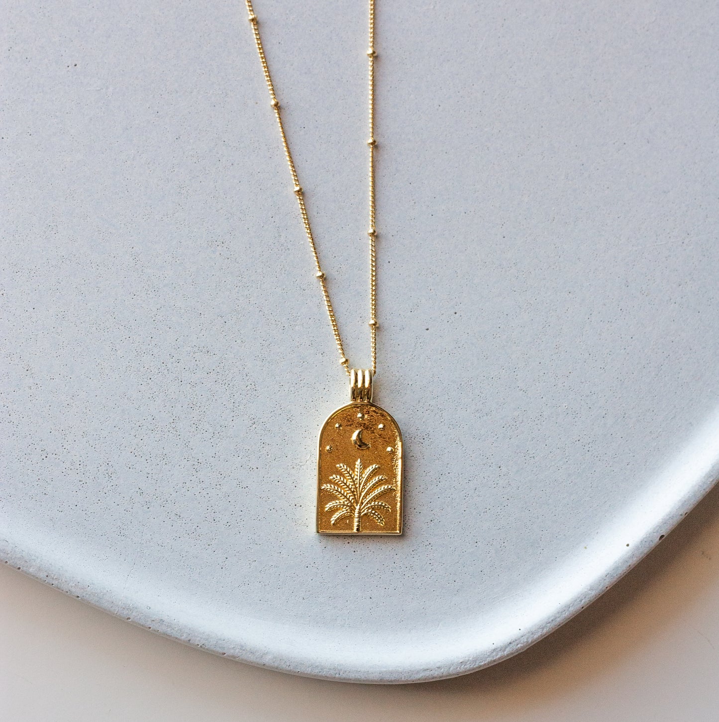 ARCH NECKLACE IN GOLD VERMEIL