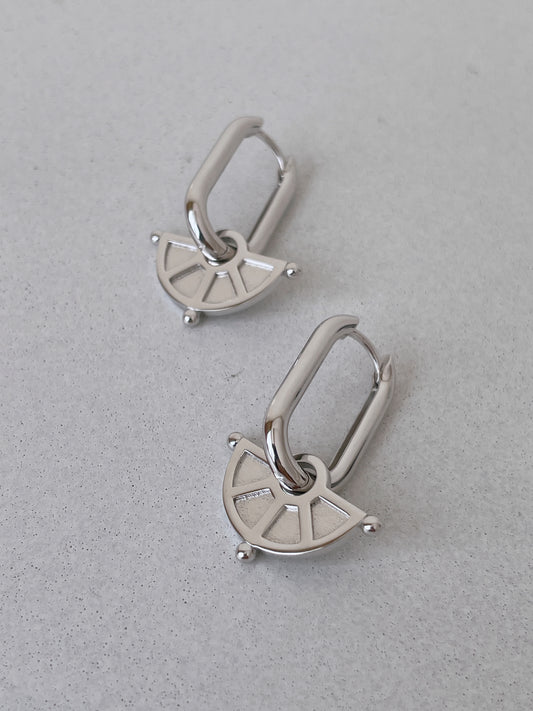 THE ENTRANCE EARRINGS IN SILVER