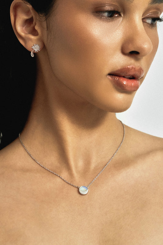 Hilal Chocker Necklace with Rainbow Moonstone